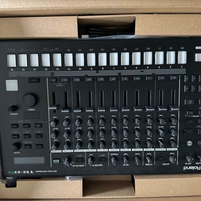 Roland TR-8S AIRA Rhythm Performer with Sample Playback 2018 - Present - Black image 1