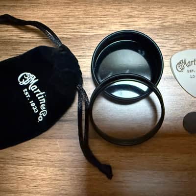Martin LUXE Contour Pick & Acoustic Strings Bundle – D’Addario, Stringjoy & John Pearse image 2