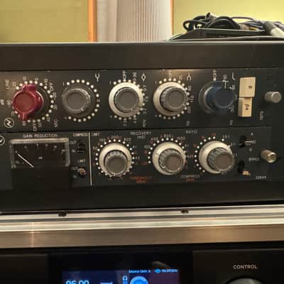 Vintage 1073 Mic pre and 2264 reissue Compressor image 2