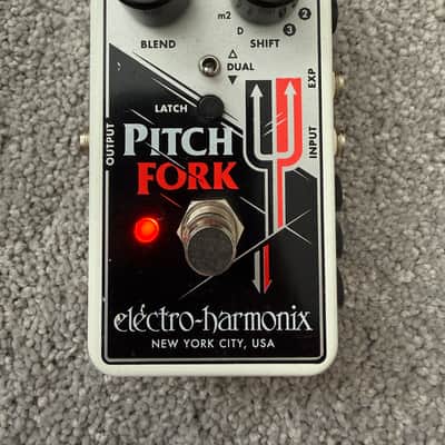Electro-Harmonix Pitch Fork Polyphonic Pitch Shifter / Harmony Pedal 2014 - Present - Black / White / Red image 2