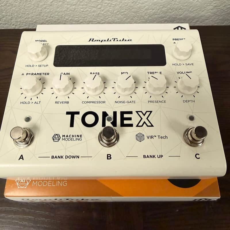IK Multimedia ToneX Pedal Limited Edition 2024 - White image 1