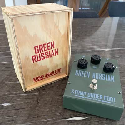 Stomp Under Foot Green Russian Vintage w/ wooden box image 1