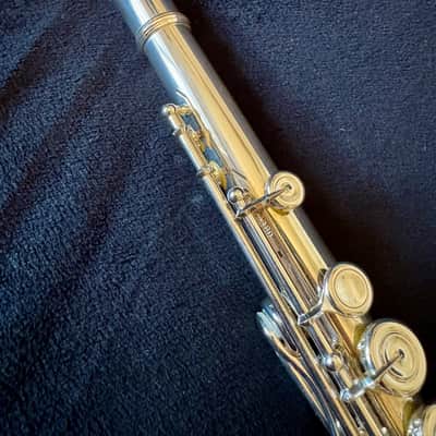 Yamaha YFL-874 Professional Handmade Flute | Sterling Silver EC Headjoint | Split E | B Foot | Open Hole image 8