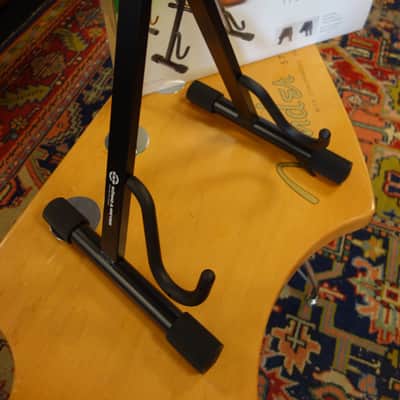 Konig & Meyer 17540 Foldable Guitar Stand image 1