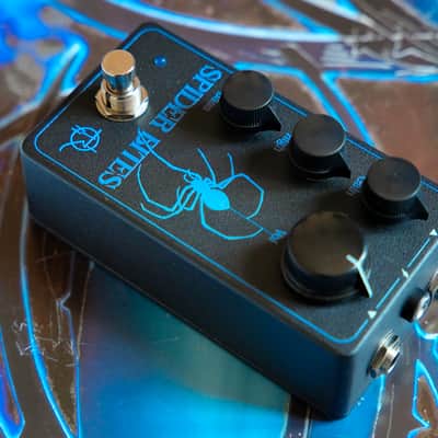 spider bites  BB Bass overdrive preamp Xotic image 2