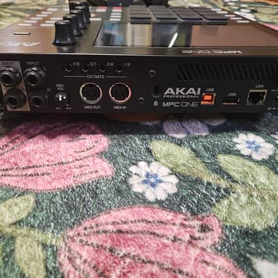 Akai MPC One Standalone MIDI Sequencer 2020 - Present - Black image 2