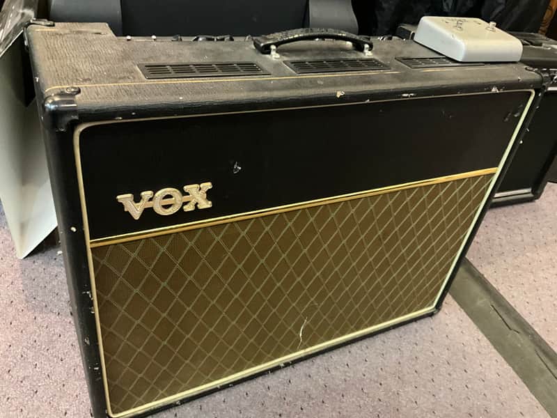 Vox AC30CC2X Custom Classic 2-Channel 30-Watt 2x12" Blue Alnico Guitar Combo 2005 - 2010 - Black image 1
