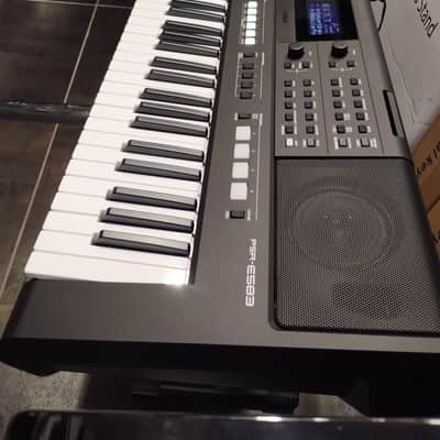 Yamaha PSR-E583 image 3