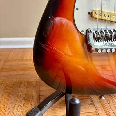 Fender Stratocaster MIJ 1984-1987 – Sunburst / Maple – System I Tremolo + Fender Hardshell Case image 3