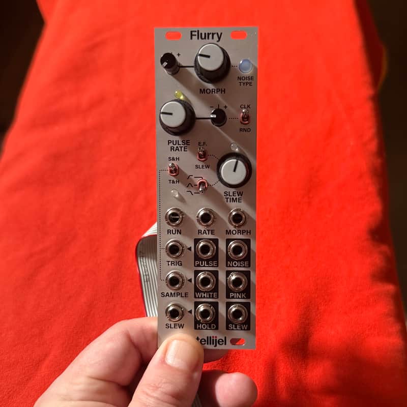 Intellijel Flurry Noise & Random Voltage Generator image 1