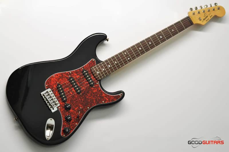 Marina M-STストラトタイプ エレキギター Marina M-STストラトタイプ エレキギター ケース付 ビンテージ中信楽器