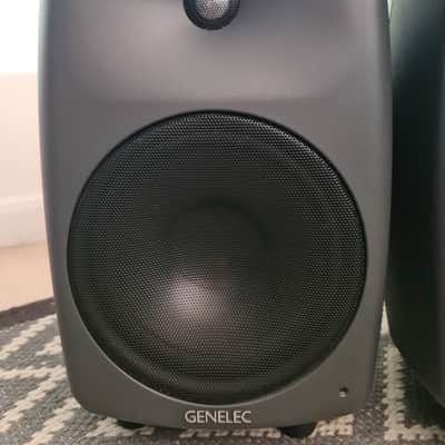 Genelec 8250A SAM 8" Powered Nearfield Studio Monitor (Pair) 2006 - 2016 - Gray with GLM Room Calibration Kit image 3