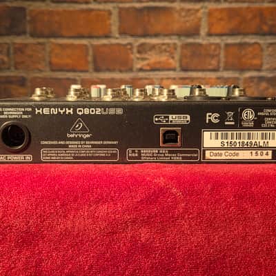 Behringer Xenyx Q802USB 8-Input Mixer w/ Power Supply image 8