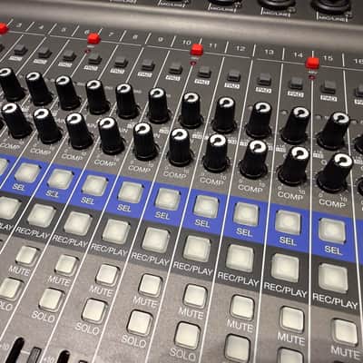 Zoom LiveTrak L-20 Digital Mixer w/ Case, MicroSD Card, Bluetooth Adapter image 4