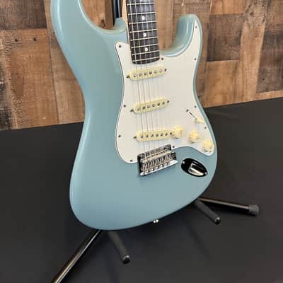 Fender American Professional Stratocaster with Rosewood Fretboard 2017 - 2019 - Sonic Grey- Electric Guitar w/Hard shell case image 15