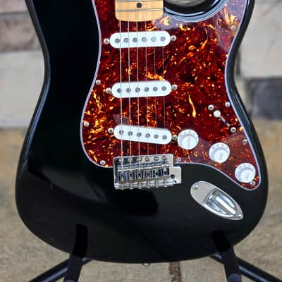 Fender "Squier Series" Standard Stratocaster with Maple Fretboard 1995 - Black with Fender TexMex pickups image 2
