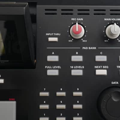 Akai MPC 2500 // Serviced // JJOSXL // 128MB // Black image 7
