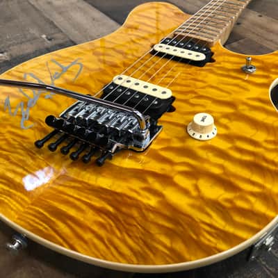 Ernie Ball Music Man EVH 1995 Amber Burst Flame Top imagen 3