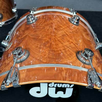 ~WOW!~ Early DW Collector's Standard Maple 4-Piece 10/12/14/20 Drum Kit Set in Natural Gloss Lacquer over Exotic Okuome Feather with Chrome Hardware image 11