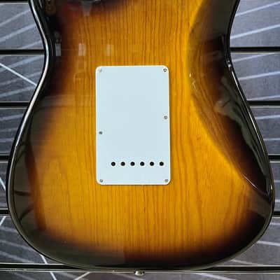 Fender 70th Anniversary American Vintage II 1954 Stratocaster Electric Guitar 2 Colour Sunburst image 2