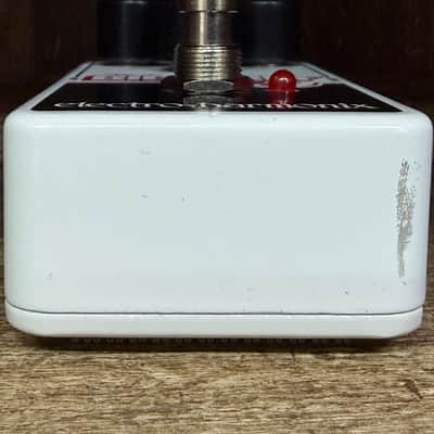 Electro-Harmonix Nano Big Muff Pi Distortion / Sustainer 2013 - Present - White / Black / Red image 4