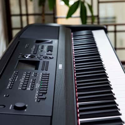 Yamaha DGX670 88-Key Portable Grand Piano (Black) image 4