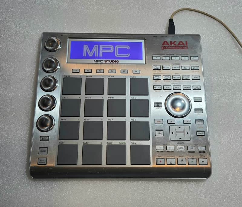 Akai MPC STUDIO USB Pad Controller for MPC Studio Software - Silver Model image 1