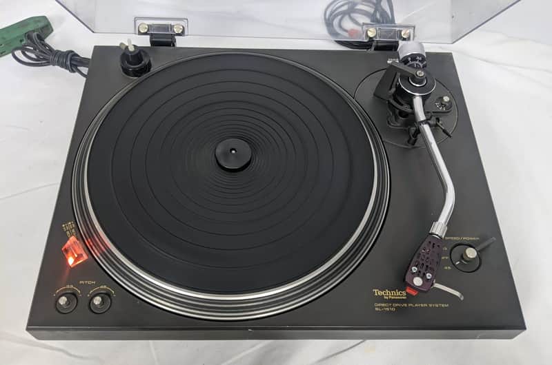 Platine vinyle Technics SL-1700 Direct Drive vintage entretenue sans