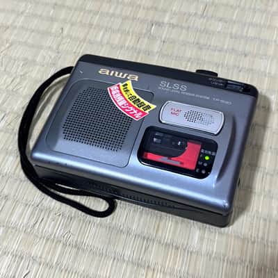 AIWA TP-530 Portable Cassette Recorder image 2