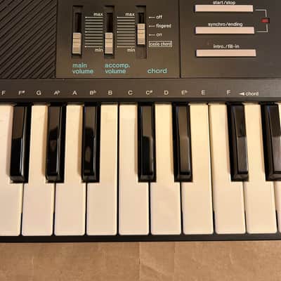 Casio Casiotone MT-110 1980s - Black 49key Keyboard compact synth piano Excellent Condition with Users Manual booklet image 5