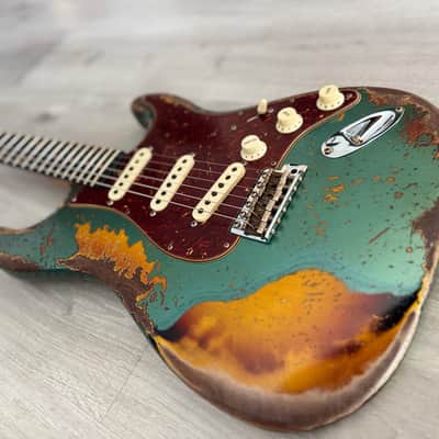 Fender Custom Shop Limited Roasted 1961 Stratocaster Super Heavy Relic - Aged Sherwood Green Metallic over 3 Color Sunburst image 6