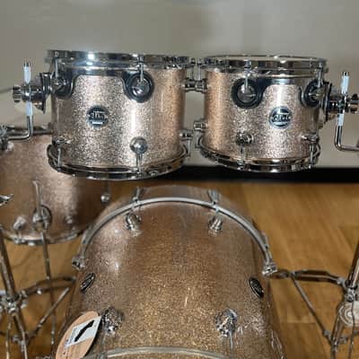 DW Performance Series 10/12/14/20" Drum Set Kit in Bermuda Sparkle image 4