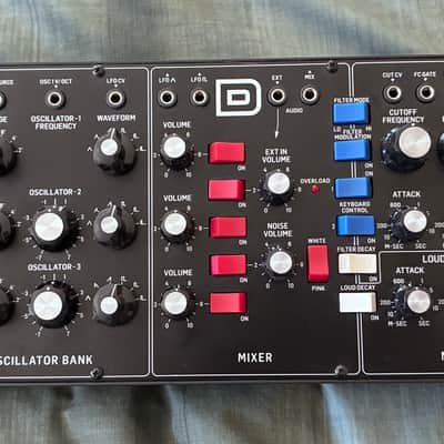 Behringer MODEL D Analog Synthesizer - MiniMoog Clone
