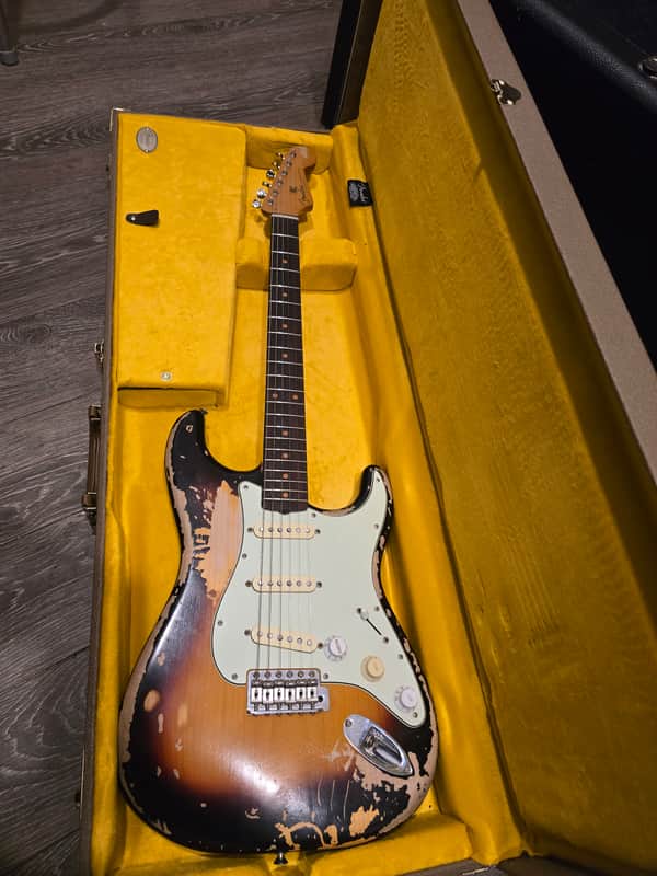 Fender Mike McCready Signature Stratocaster 2023 - Present - 3-Color Sunburst Relic