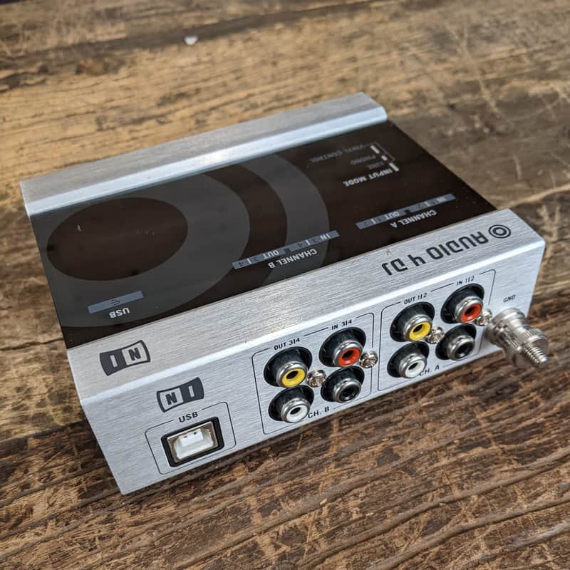 Native Instruments Audio 4 DJ - Traktor Scratch Duo | Reverb