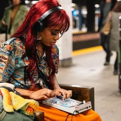 Akai MPC Sample Portable Standalone Sampler Sequencer with 16 RGB Pads USB-C image 19