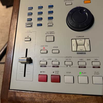 Akai MPC2000XL MIDI Production Center 2000 - 2005 - Grey image 2