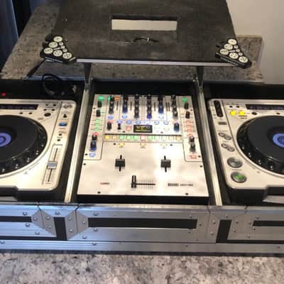 Complete DJ Setup: 2 Pioneer CDJ-800MK2 Players, Rane SIXTY-TWO Mixer, Novation Dicers, & Odyssey Coffin Case image 16