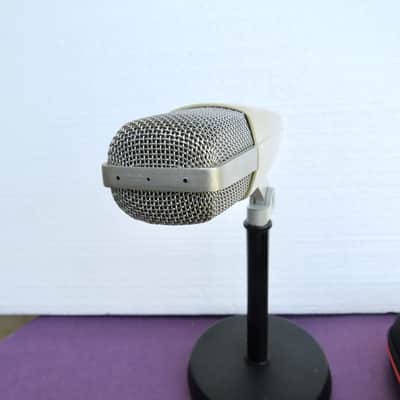 Sennheiser MD 421-2 Cardioid Dynamic Microphone image 6