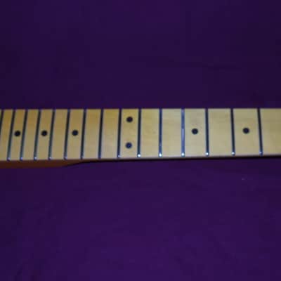 Jumbo Fret Light Relic Stratocaster Allparts Tinted Maple Neck image 3
