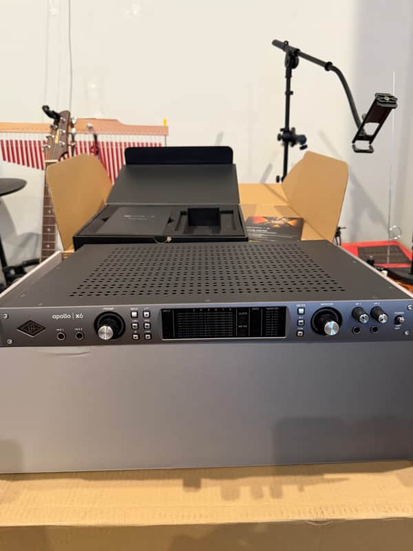 Universal Audio Apollo x6 Gen 1 Thunderbolt Audio Interface 2024 - Present - Silver image 1