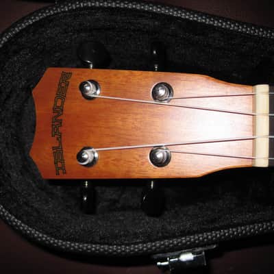 Islander Ukulele MS-4 Soprano Ukulele /w/ Hard Case Never Played image 4