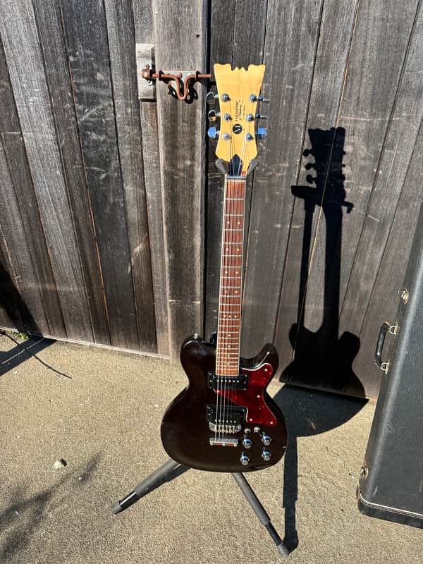 Mosrite Blues Bender 1971-1973 - Black/Burgandy image 1