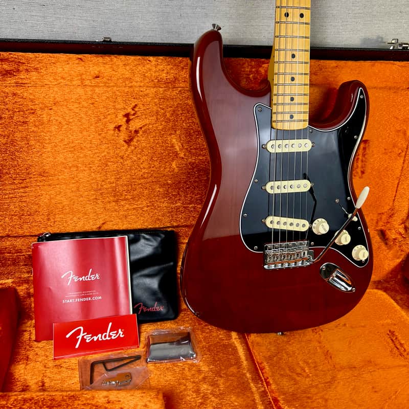 Fender American Vintage II '73 Stratocaster Maple Fretboard 2023 Mocha Palehound
