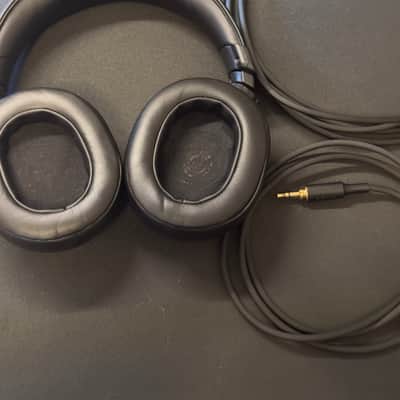 Sony MDR-M1 Closed Monitor Headphones image 2
