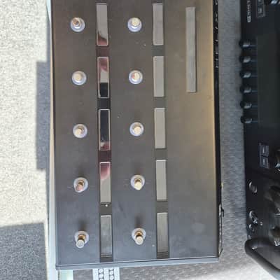 Line 6 Helix Rack with Controller image 2