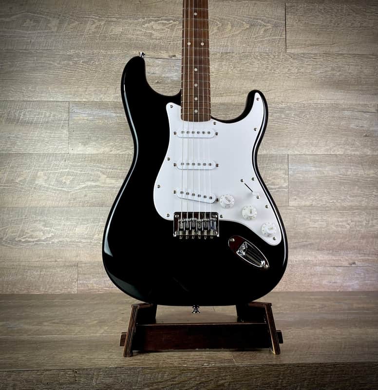 Squier by Fender Stratocaster – Black w/ White Pickguard (USED-Mint) image 1