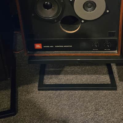 Very Nice JBL 4311 and Grilles (L-100) Read image 6