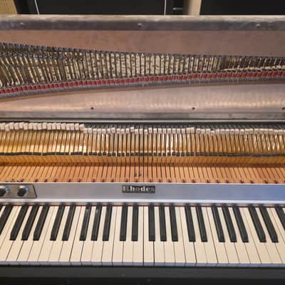 VINTAGE 1976 FENDER RHODES MARK 1 STAGE 73 ELECTRIC KEYBOARD image 10