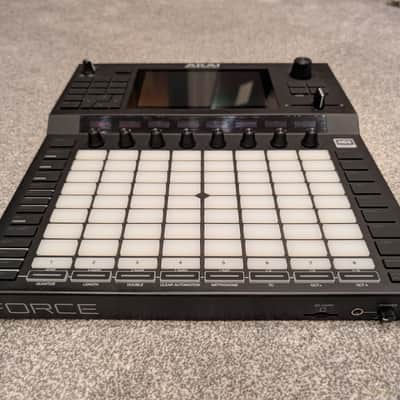 Akai Force Standalone Music Production - Light signs of use, includes Decksaver, SSD and original packaging. image 3